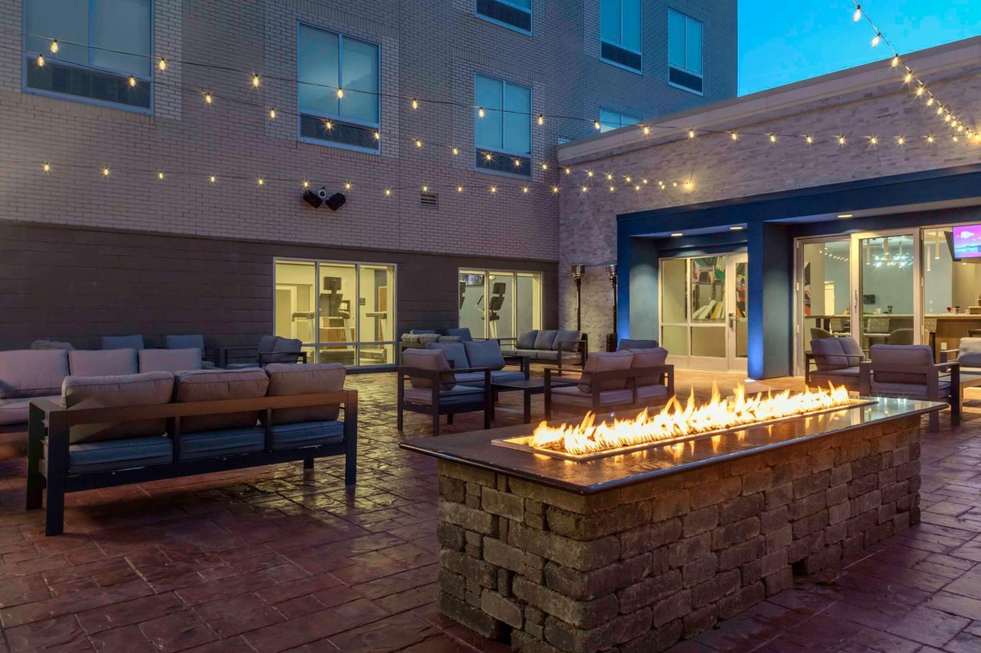 Hampton Inn & Suites Indianapolis West Speedway エクステリア 写真